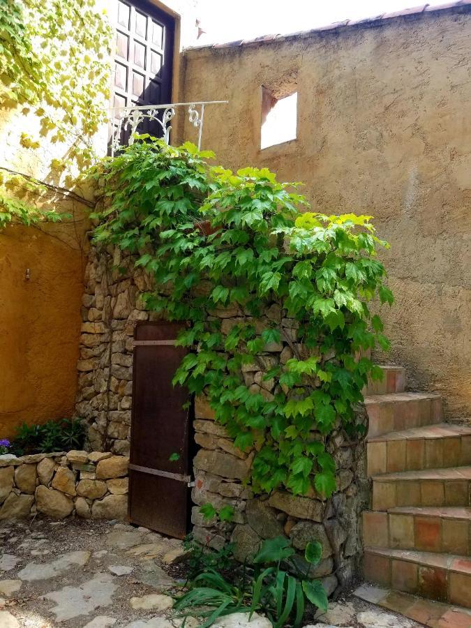 Des Escans Bed & Breakfast
